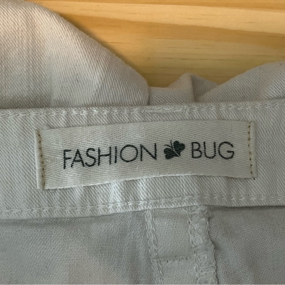 Fashion Bug White Long Shorts - Picture 3 of 6